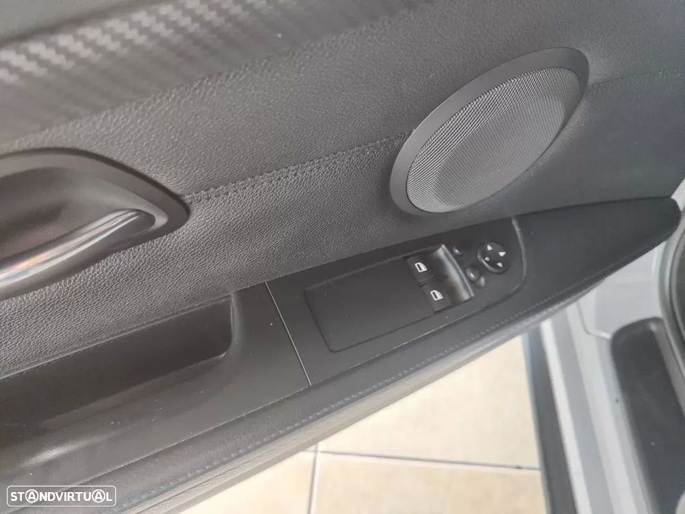 BMW 320 d Coupe Edição M Auto - 21