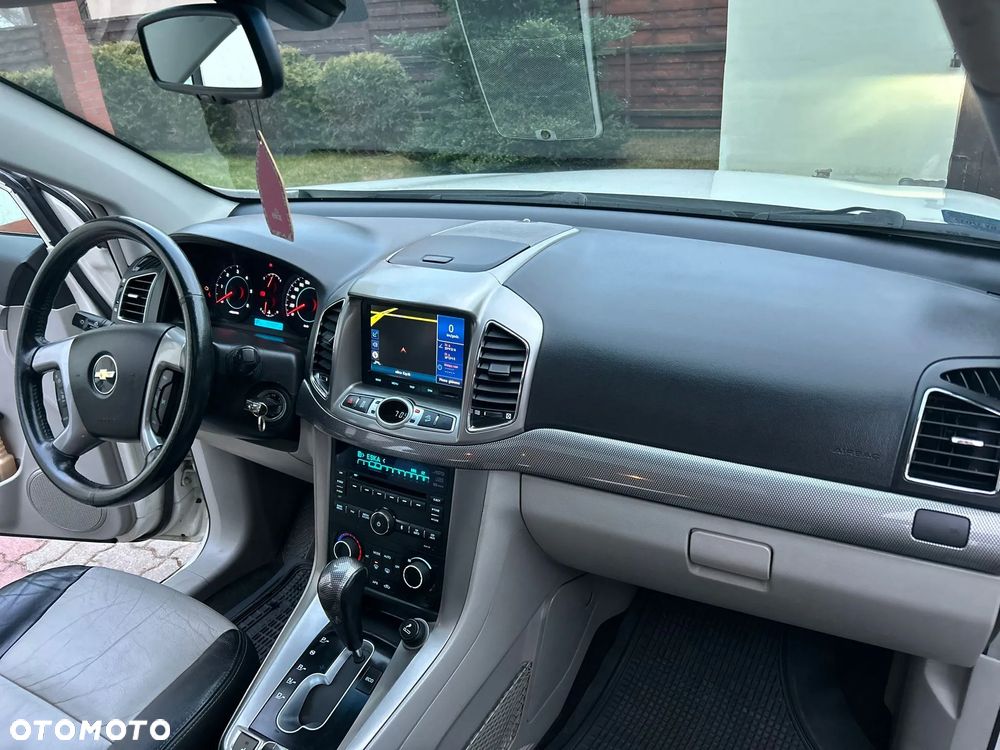 Chevrolet Captiva 2.2 D LTZ - 13