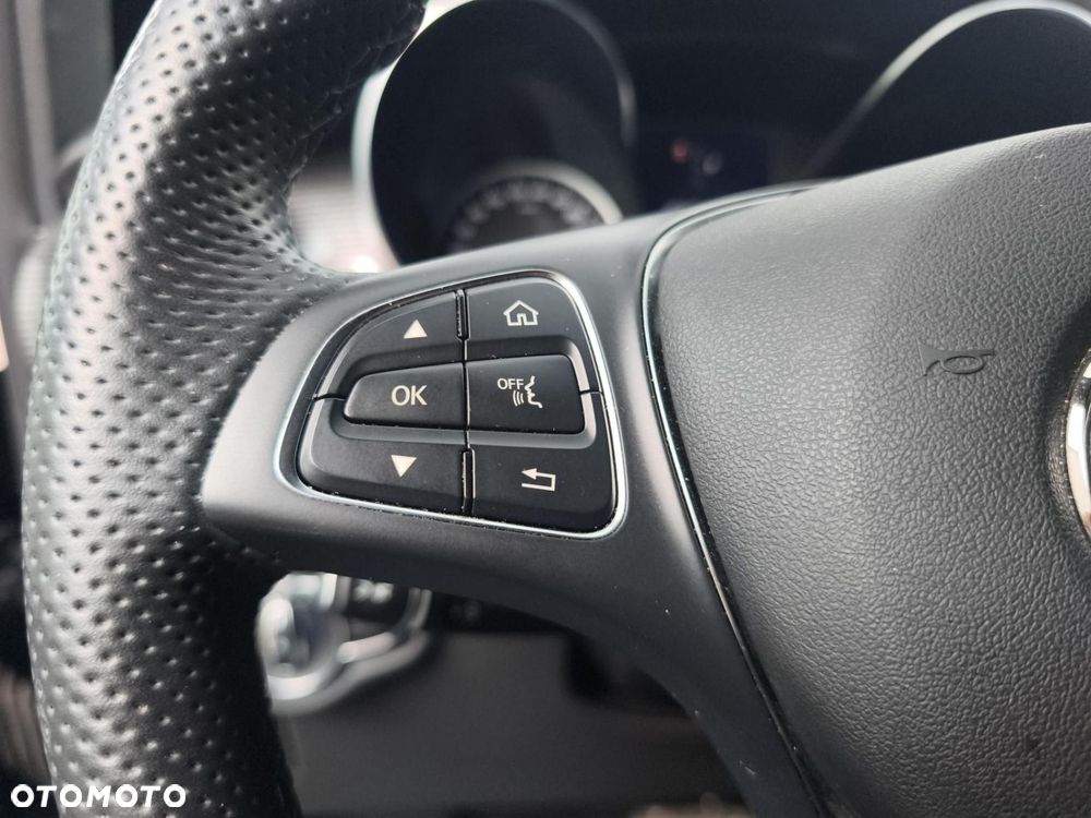 Mercedes-Benz Klasa V - 16