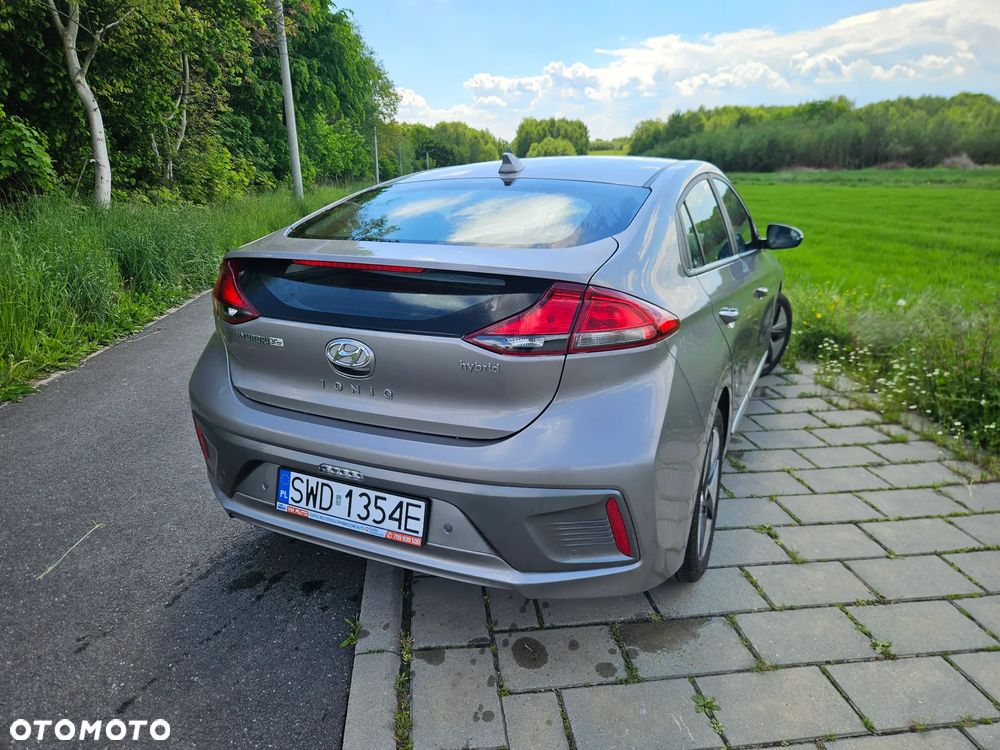 Hyundai IONIQ Hybrid Premium - 5