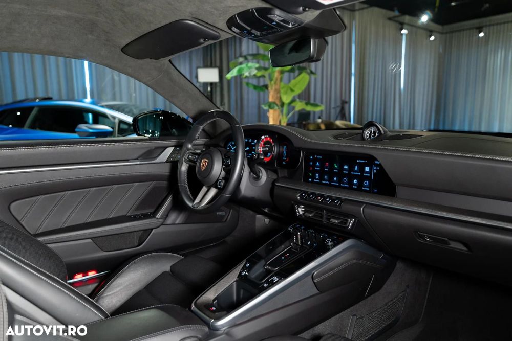 PORSCHE 911 2023 — imagine 32