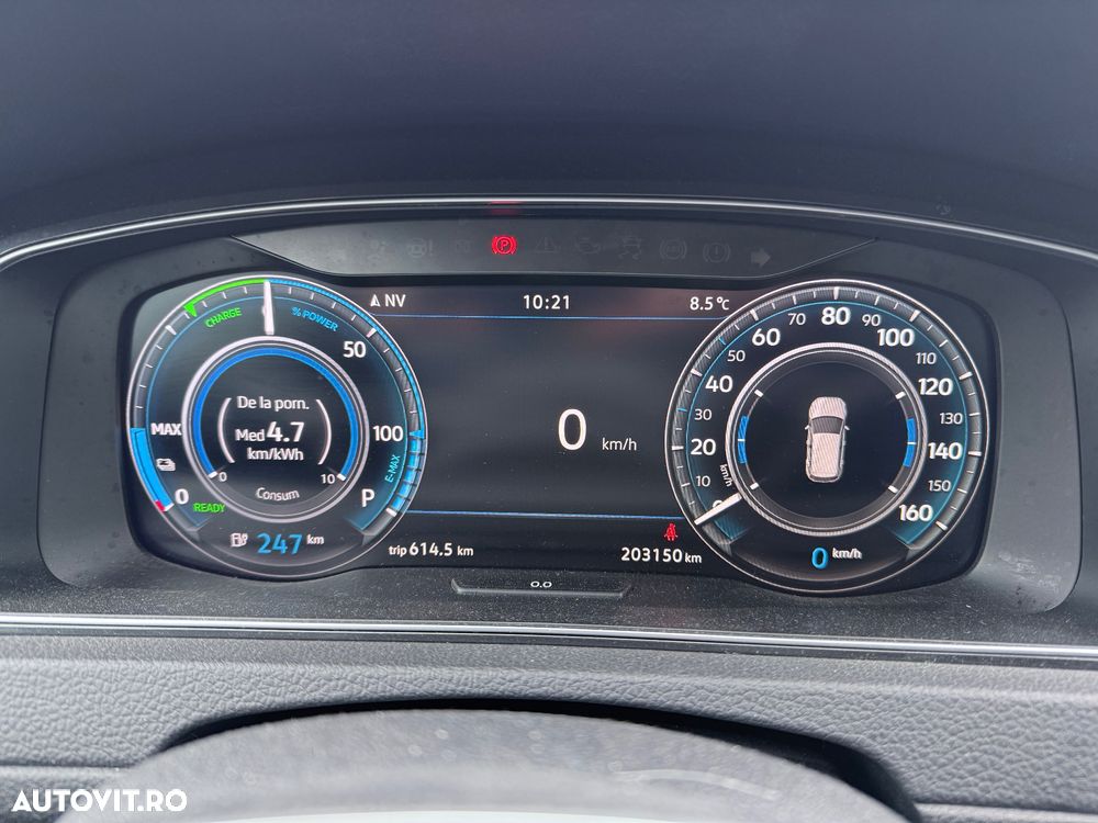 Volkswagen e-Golf - 13