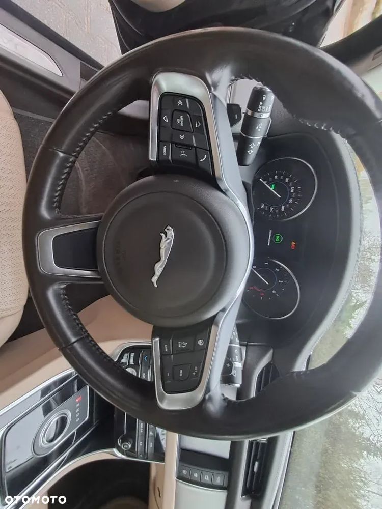 Jaguar XF 2.0 i4D Prestige - 25