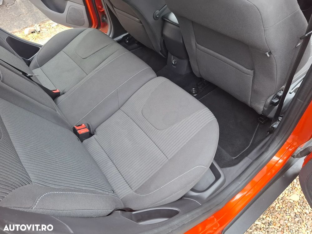 Ford Focus - 12