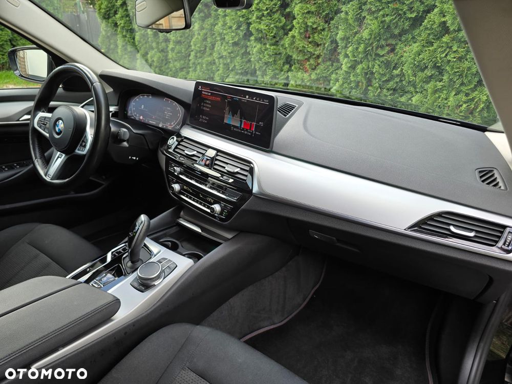 BMW Seria 5 540d xDrive - 14