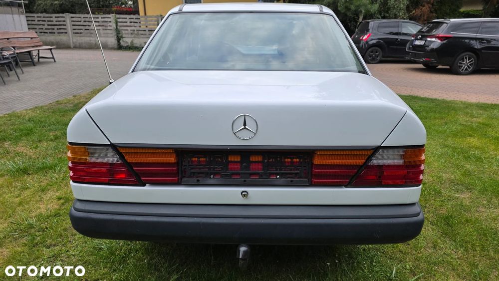Mercedes-Benz W124 (1984-1993) - 16