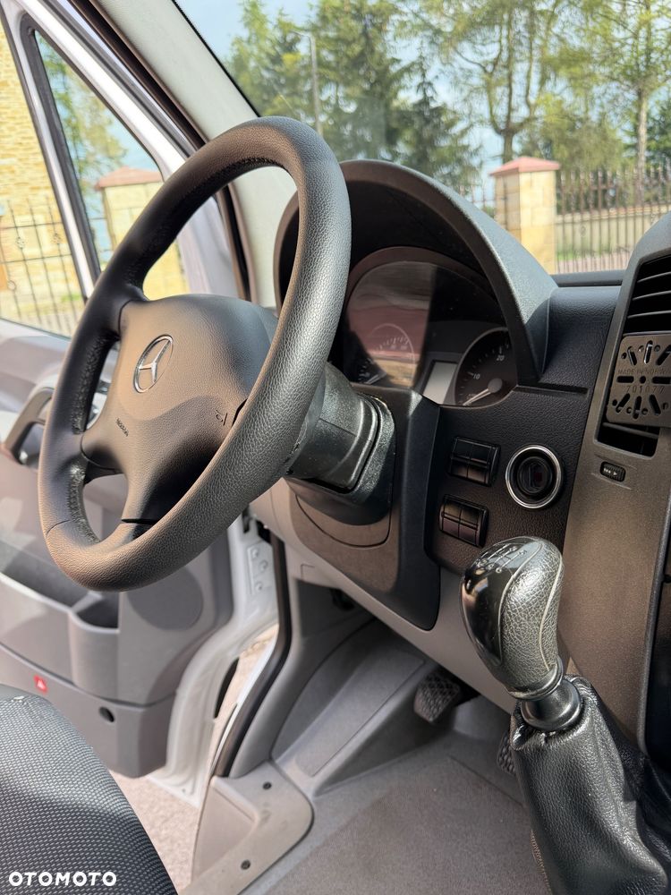 Mercedes-Benz Sprinter - 27
