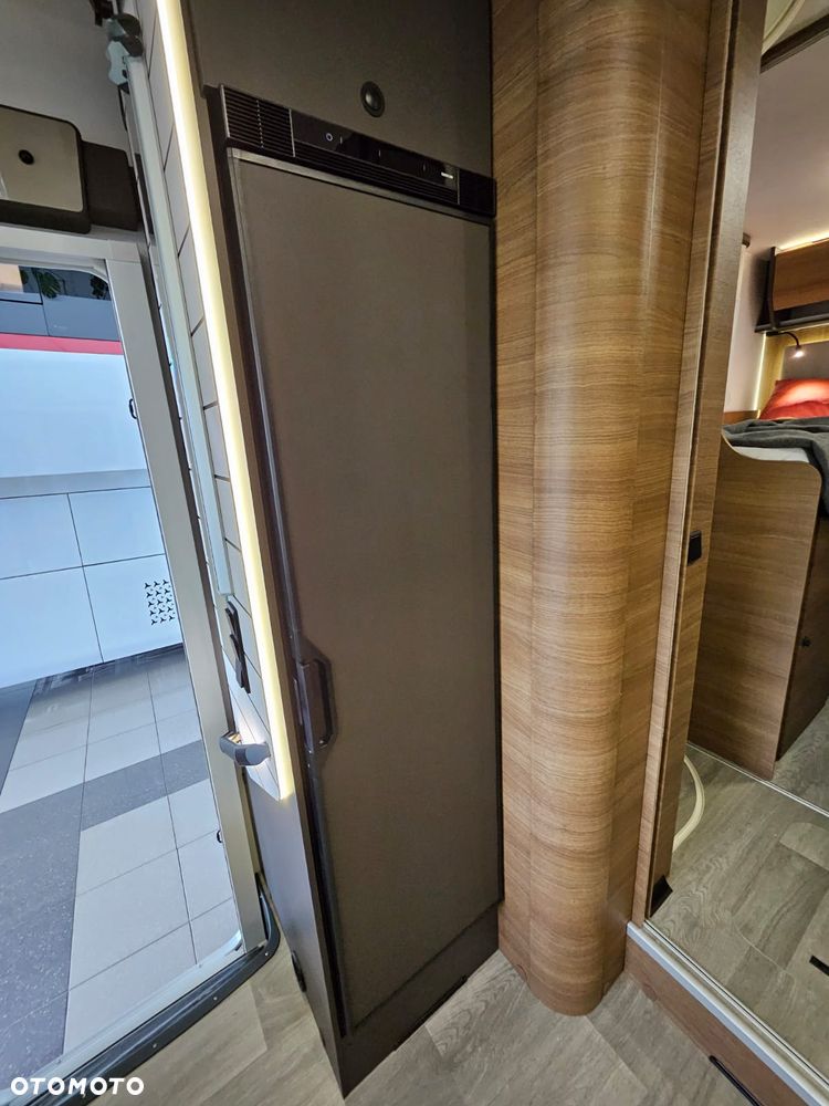 Benimar Amphitryon 967 T26 - 28