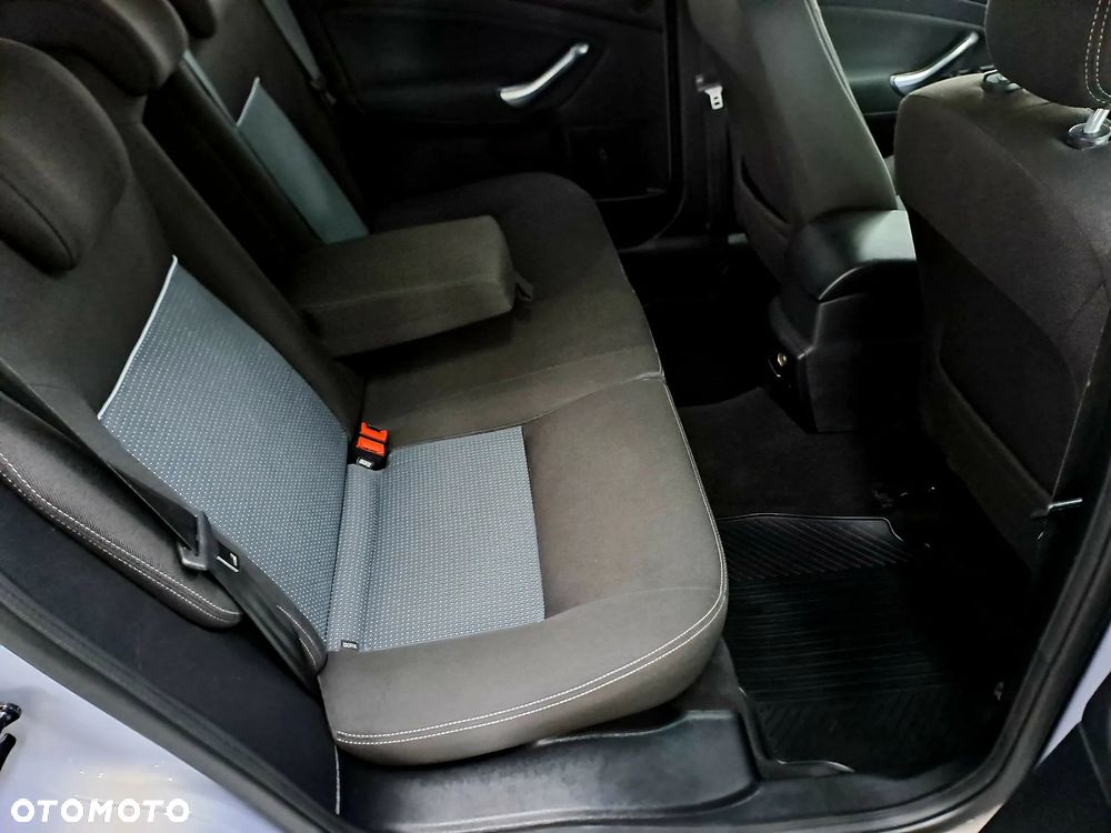 Ford Mondeo 2.0 TDCi Titanium - 17