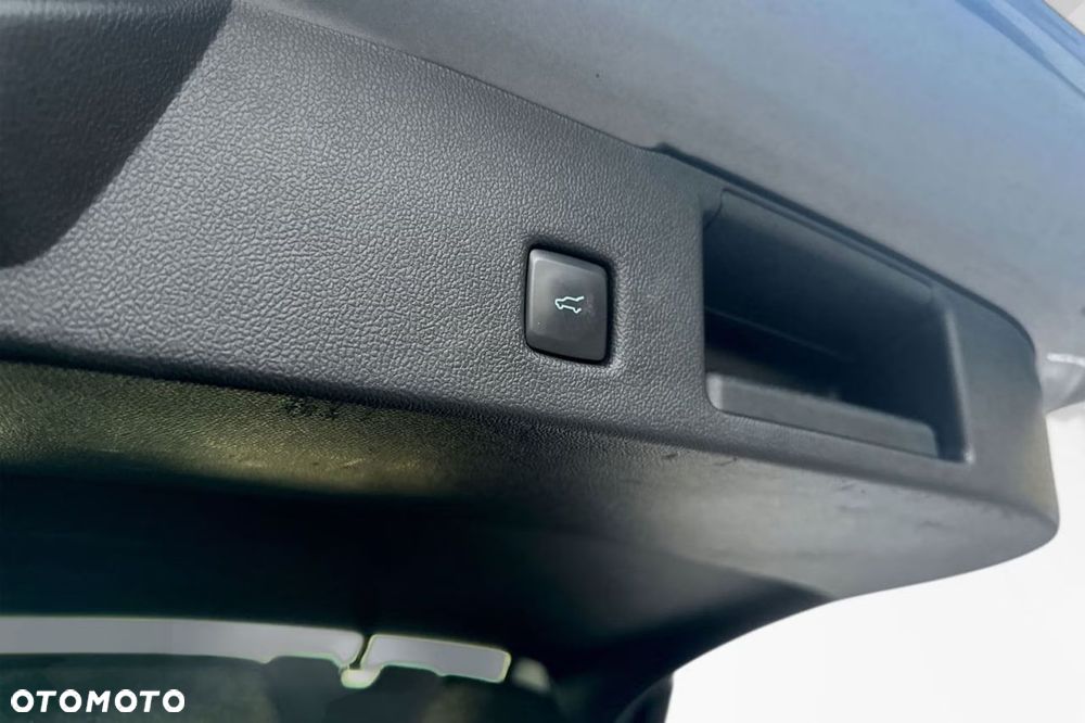 Ford Kuga 2.5 Duratec PHEV ST-LINE - 20