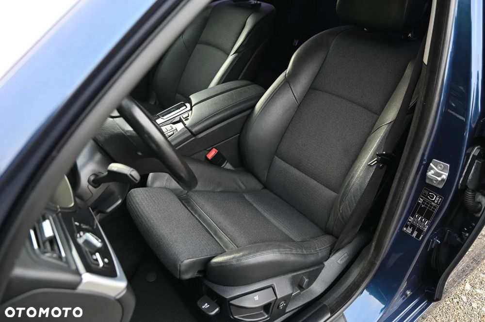 BMW Seria 5 520d - 22