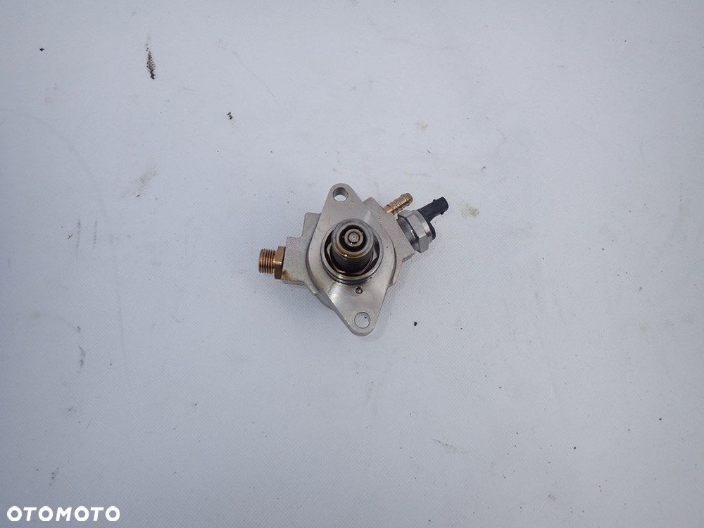 DW GOLF 7 VARIANT POMPA PALIWA 04E127026L - 1