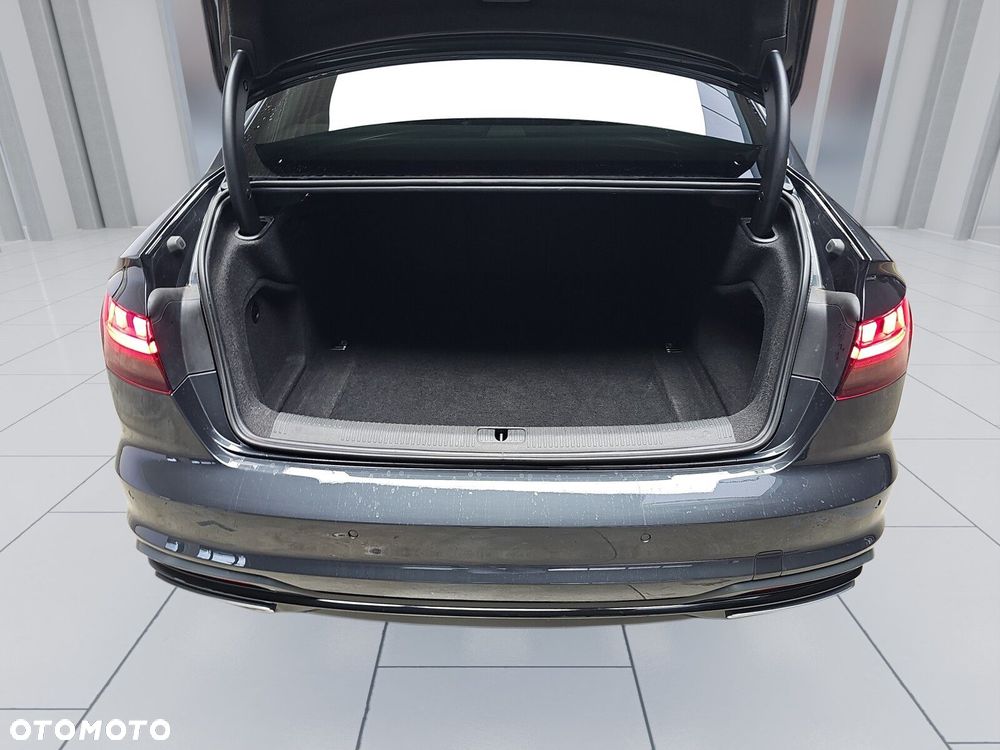 Audi A4 Limousine - 14