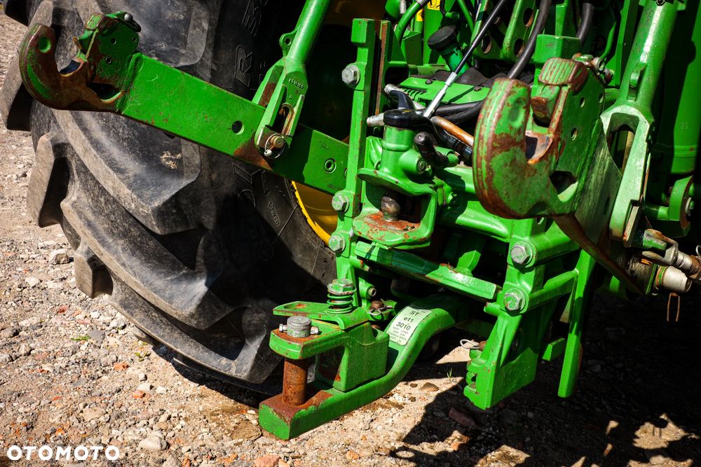 John Deere 6215R - 4