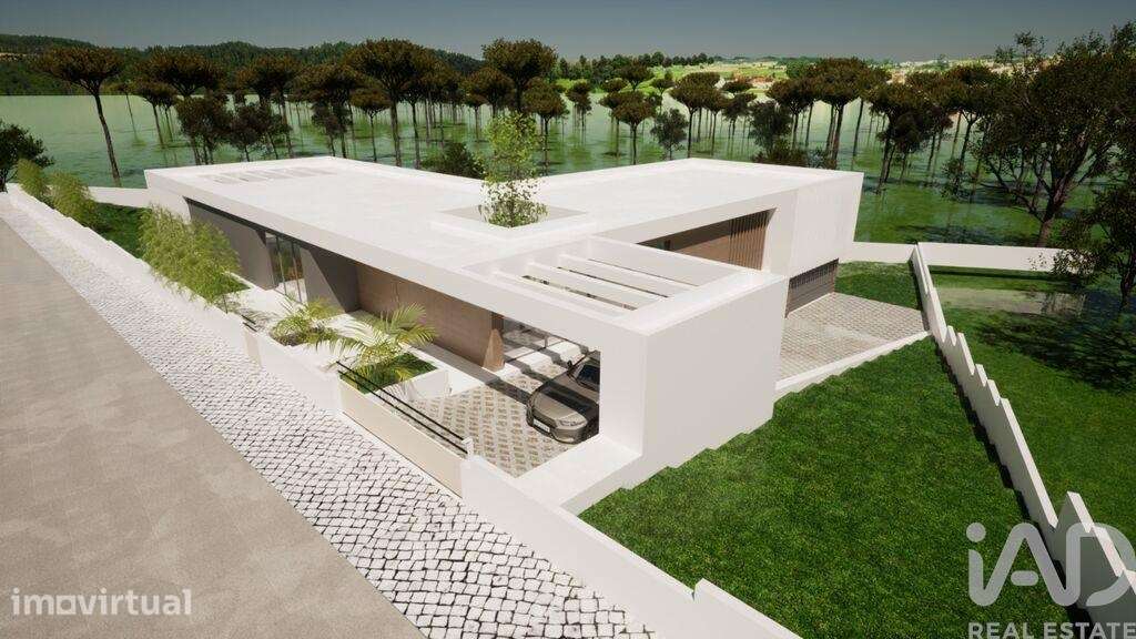 Casa T5 em Fernão Ferro de 300,00 m2