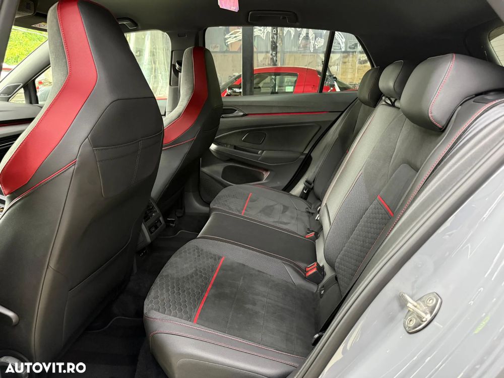 Volkswagen Golf - 24