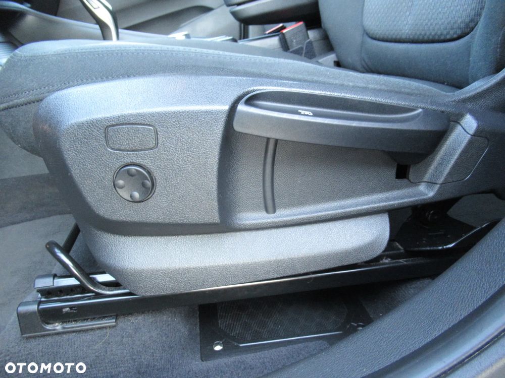 BMW X1 sDrive18i GPF - 32