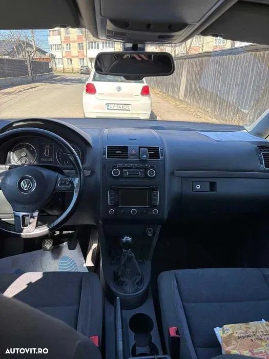 Volkswagen Touran - 6