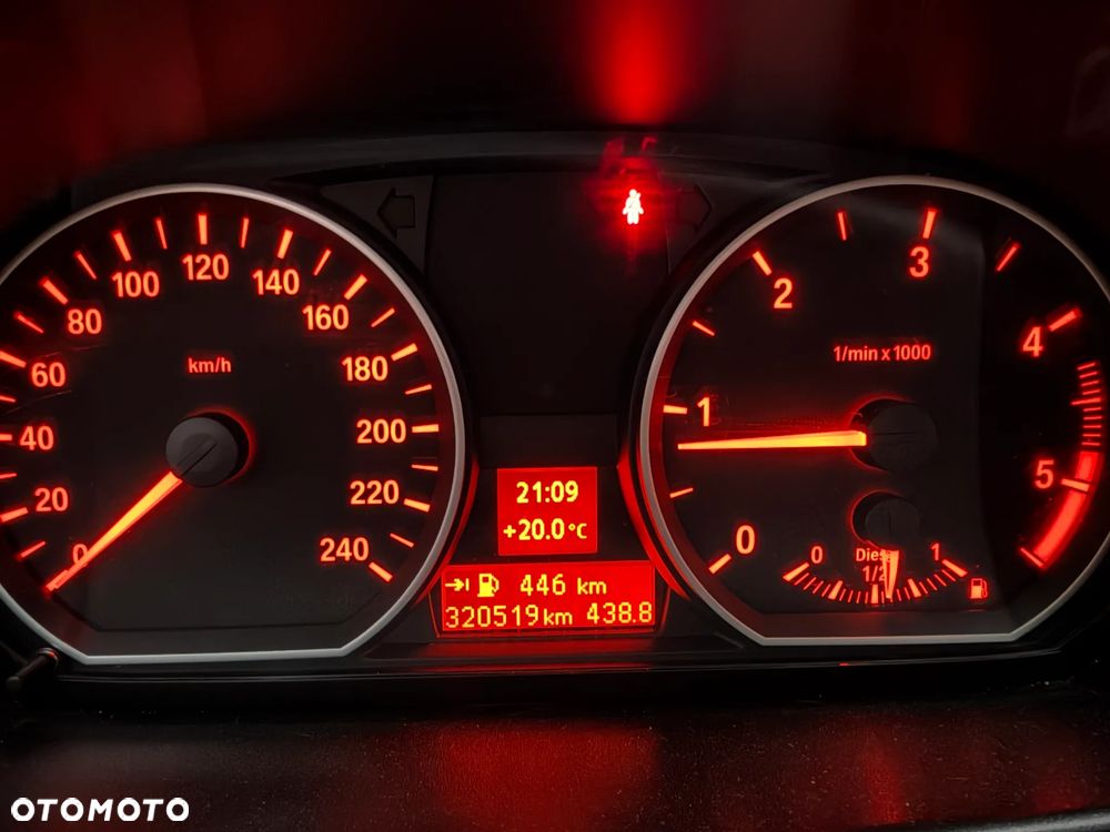 BMW Seria 1 118d DPF - 6