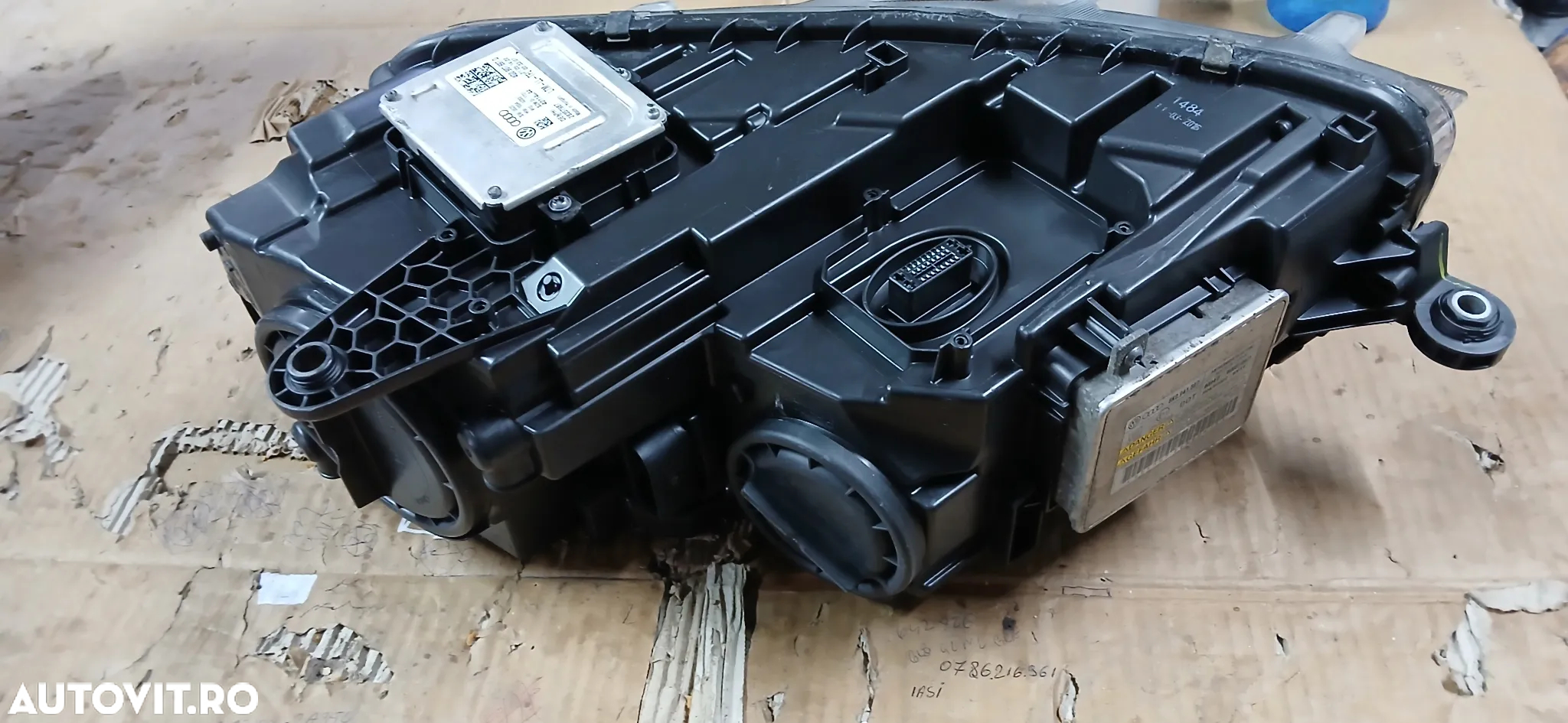 Far dreapta bixenon Skoda Octavia 2016 - 6