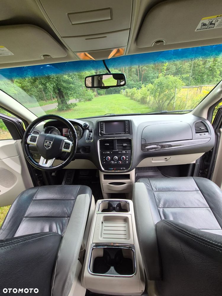 Dodge Grand Caravan - 26