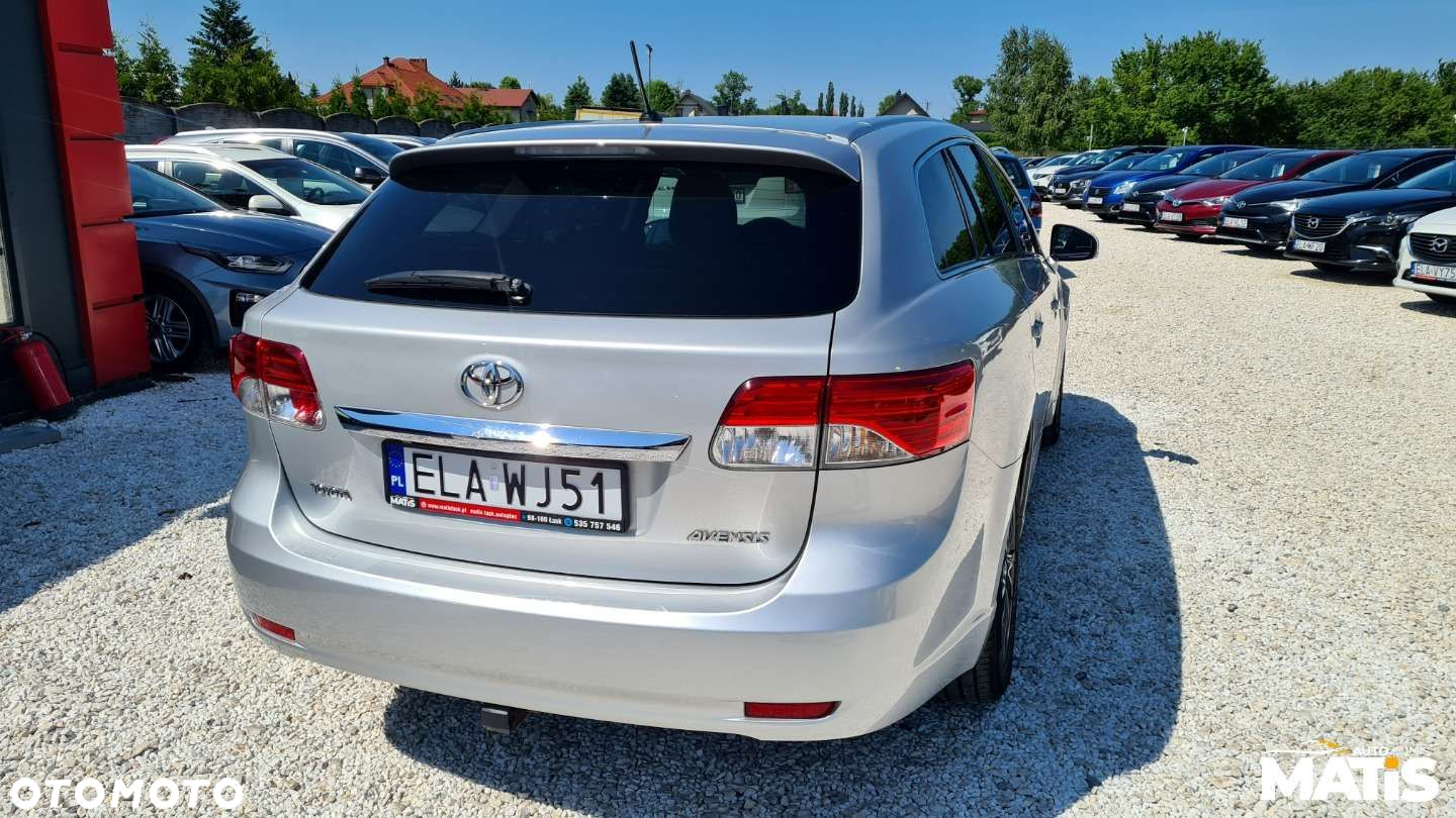 Toyota Avensis - 18