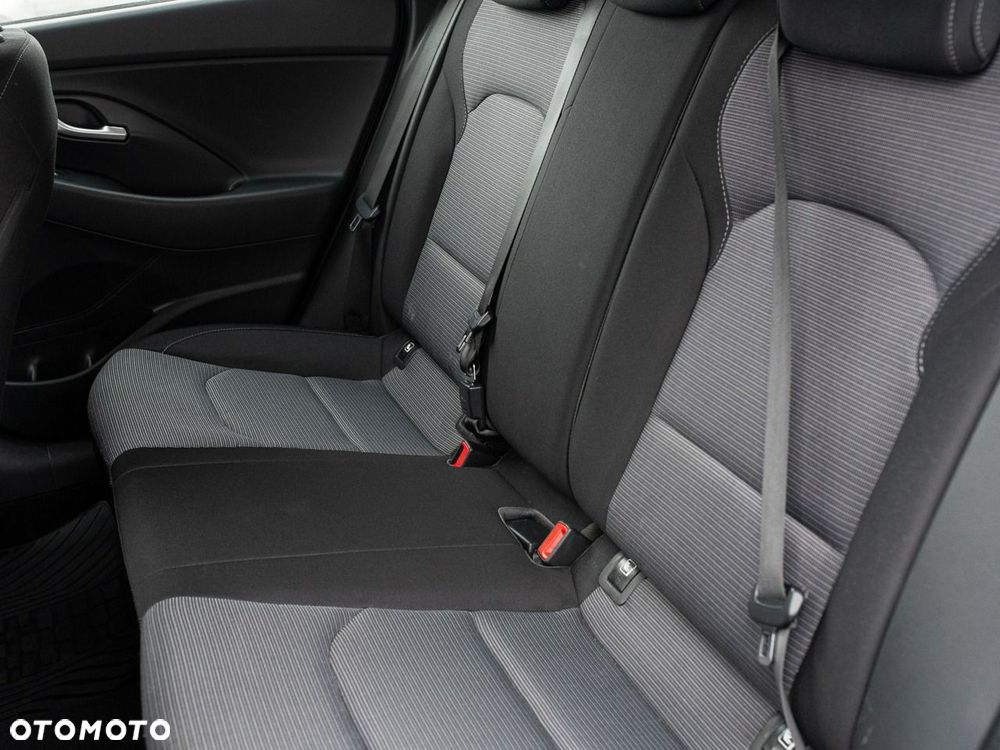 Hyundai i30 1.5 DPI Classic + - 21