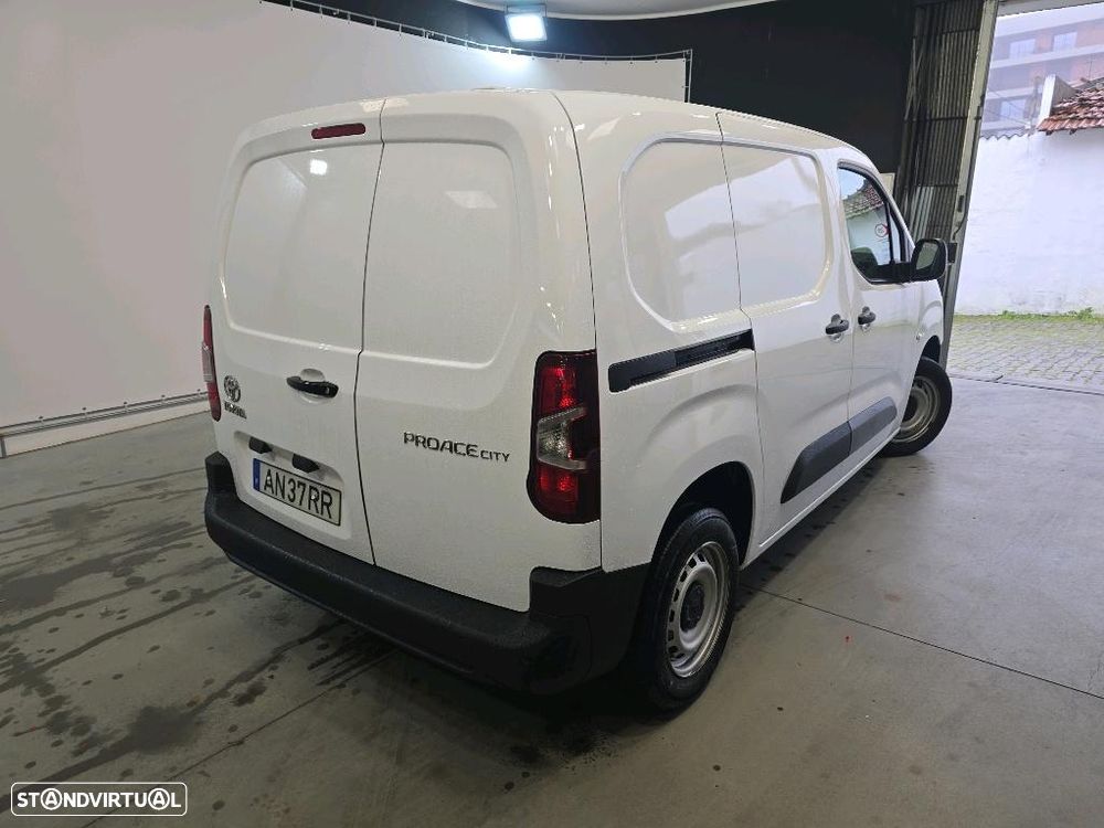 Toyota PROACE CITY CX.6 VELOCIDADES - 3