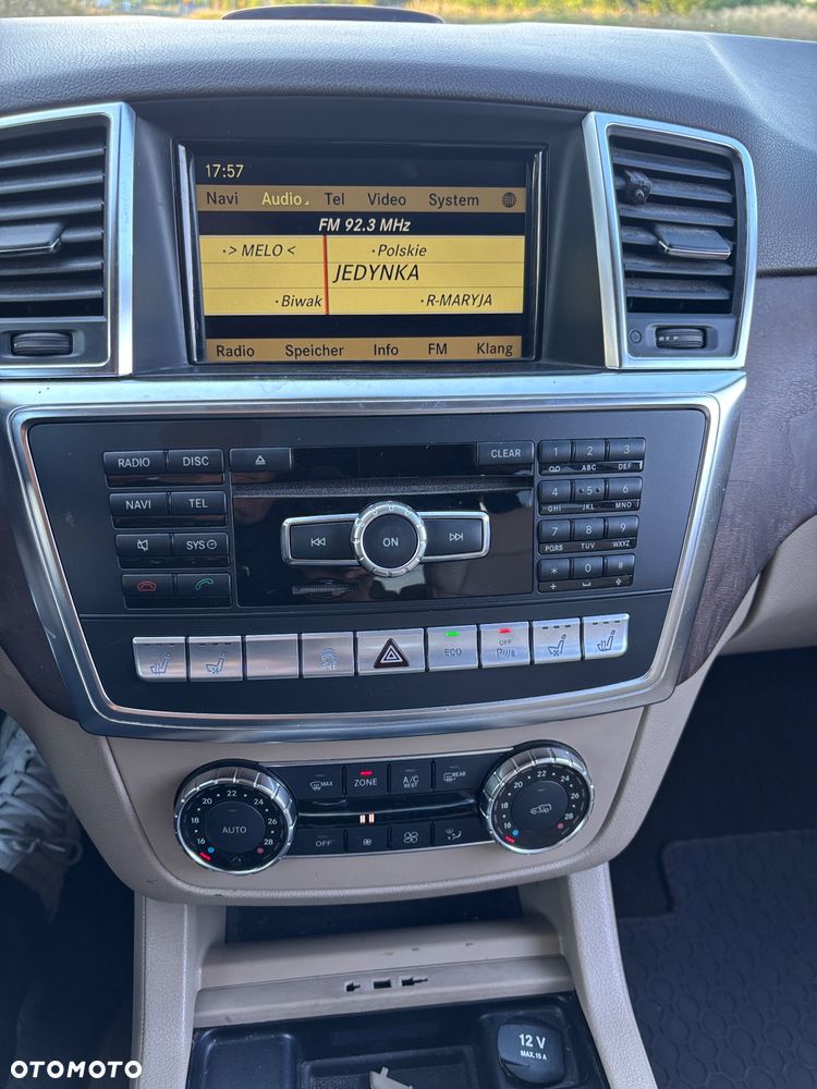 Mercedes-Benz ML 350 BlueTec 4-Matic - 11