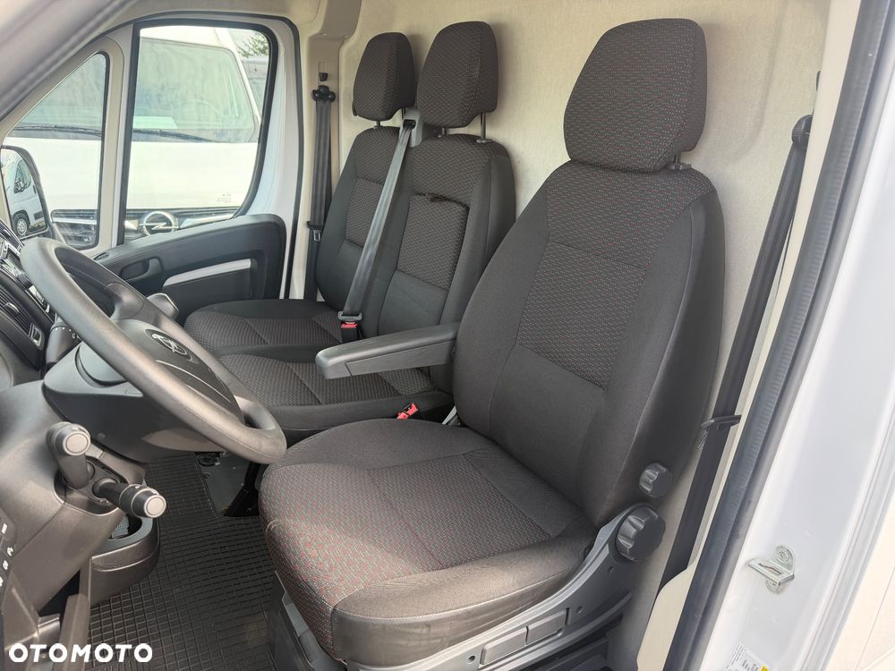 Opel Movano - 12