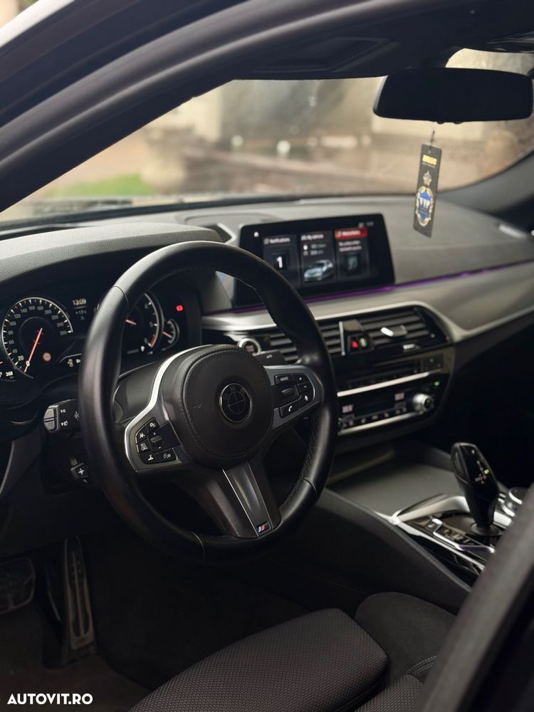 BMW Seria 5 530d xDrive AT - 7