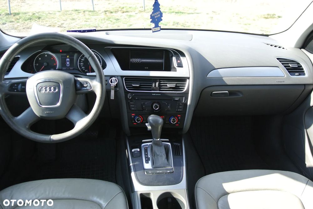 Audi A4 Limousine - 10