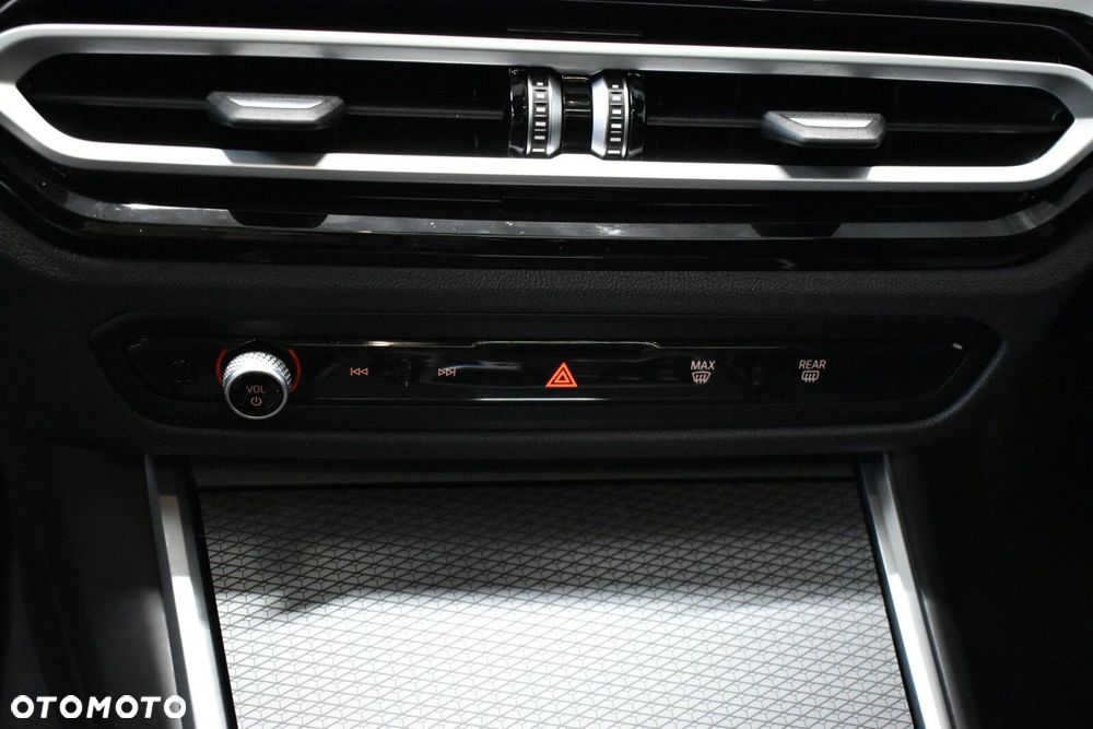 BMW Seria 3 - 23