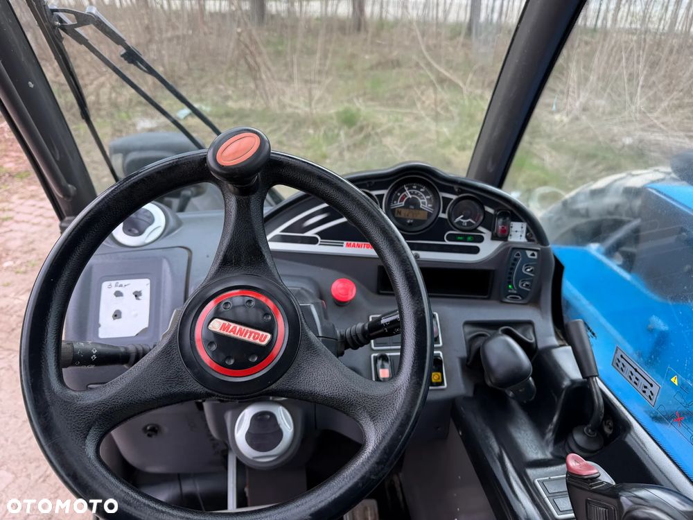 Manitou MT932 Ładowarka Teleskopowa 9m wysuw!  UDŹWIG 3,2 TONY! Przebieg 2600 mtg. jak Nowa z SALONU 2016 rok z Norwegii z Gospodarstwa rolnego! Silnik DEUTZ 110 km. Aktualne Serwisy w Dekra. Nowy Model sterowane wszystko z 1 dżojstika. Widły i łyżka. Ani deka luzu czy wycieku. OKAZJA! Jazda REWERS + 4 biegi. Skręt 3 tryby. - 31