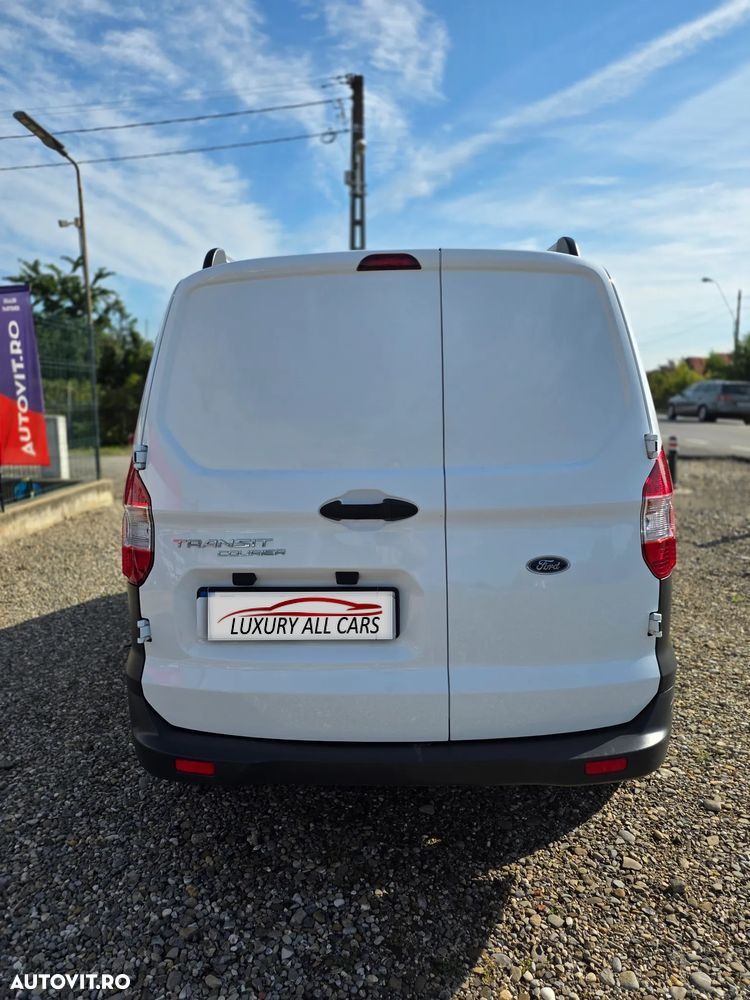 Ford Courier - 5