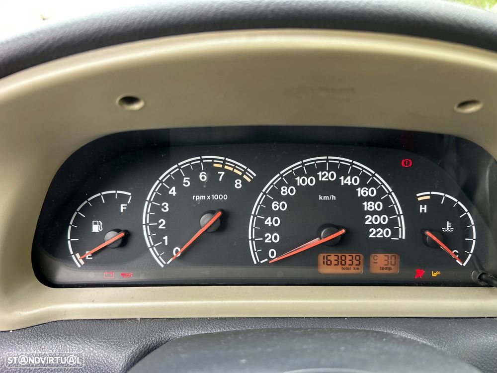 Fiat Palio Weekend 16V - 10