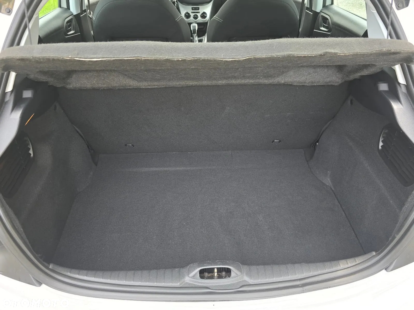Peugeot 208 - 19