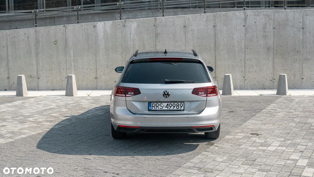 Volkswagen Passat Variant 2.0 TDI SCR DSG Comfortline - 12