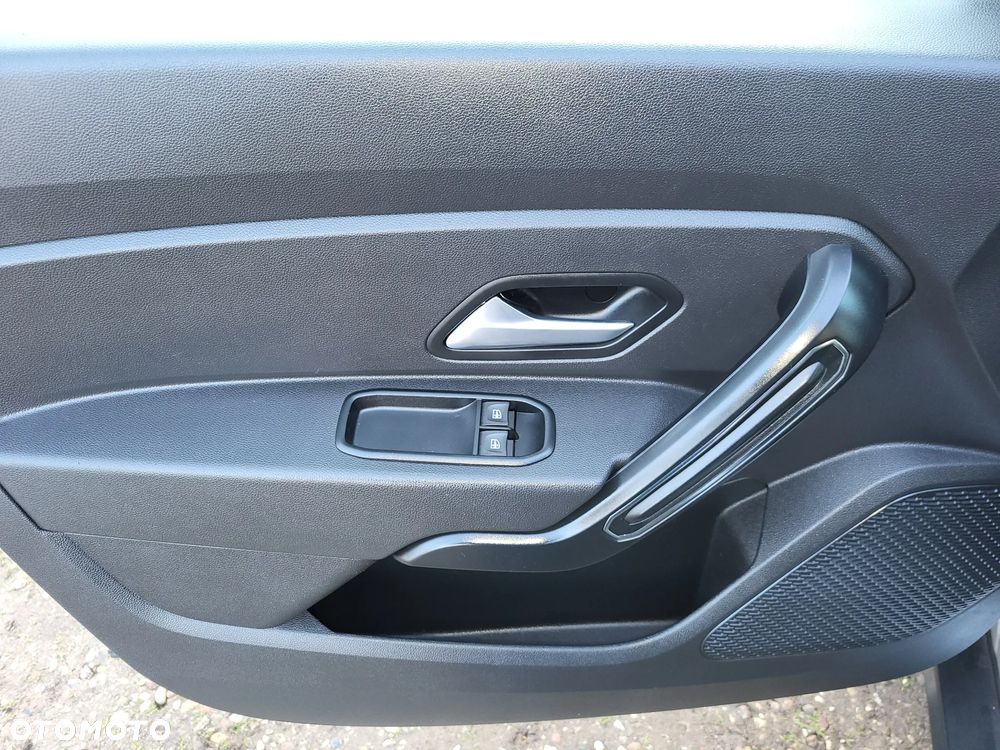 Dacia Duster 1.6 SCe Essential - 24