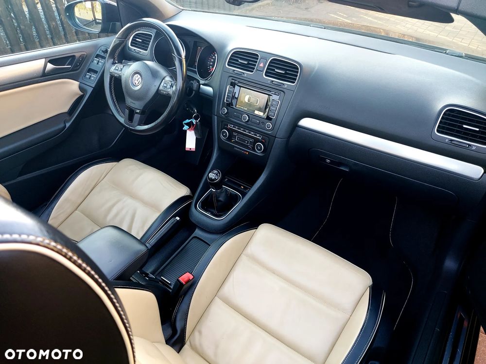 Volkswagen Golf Cabrio 2.0 TDI BlueMotion Technology Exclusive - 24