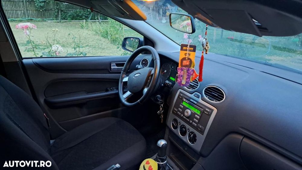 Ford Focus 1.6i Trend - 6