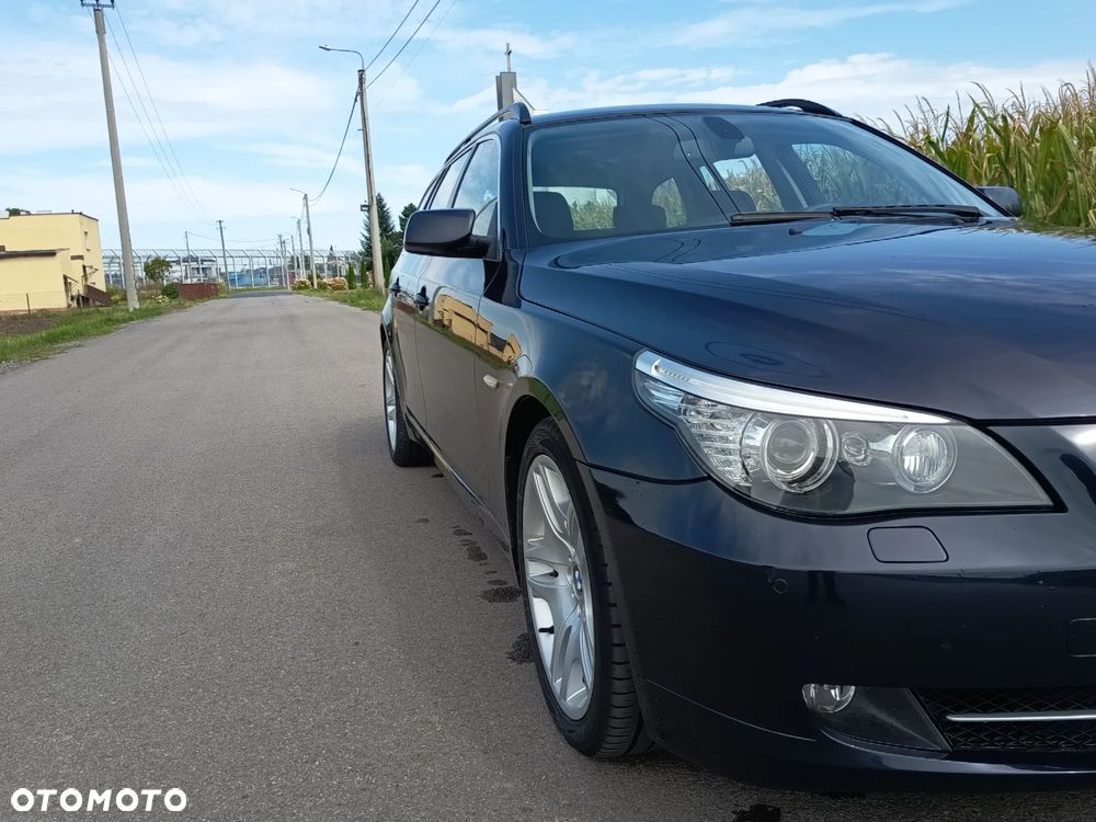 BMW Seria 5 525d - 12