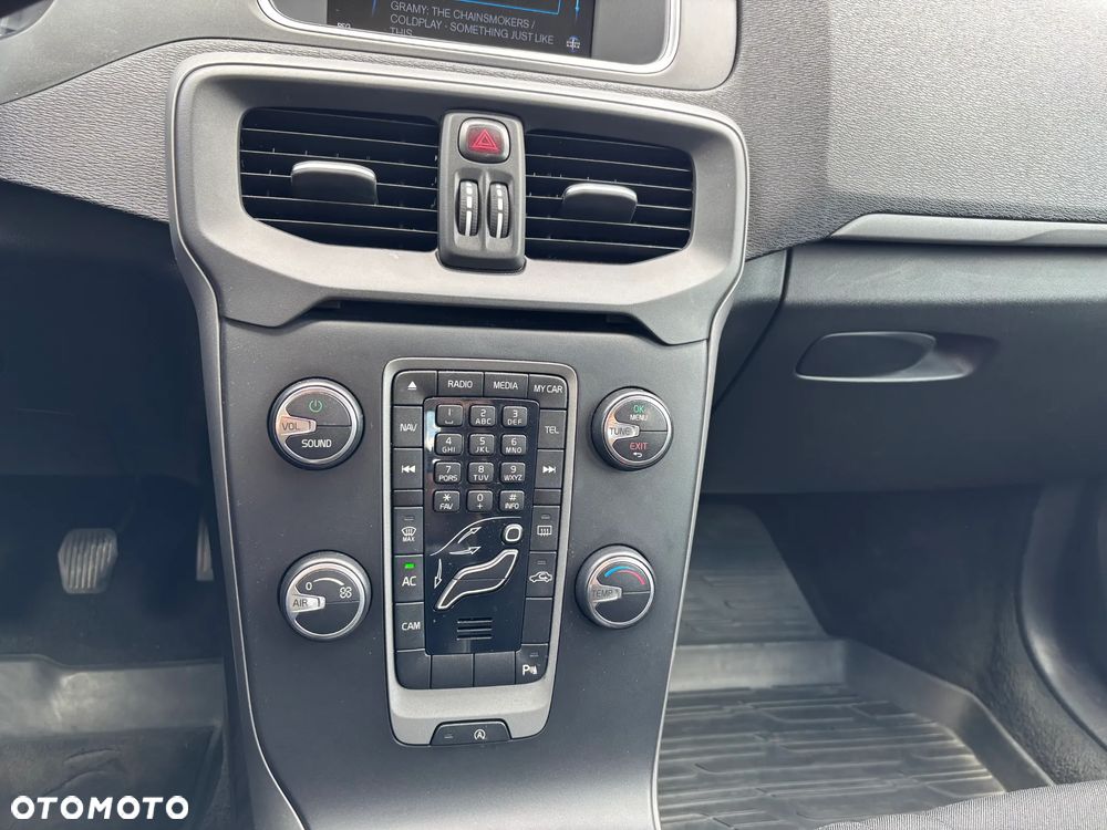 Volvo V40 D2 Kinetic - 21