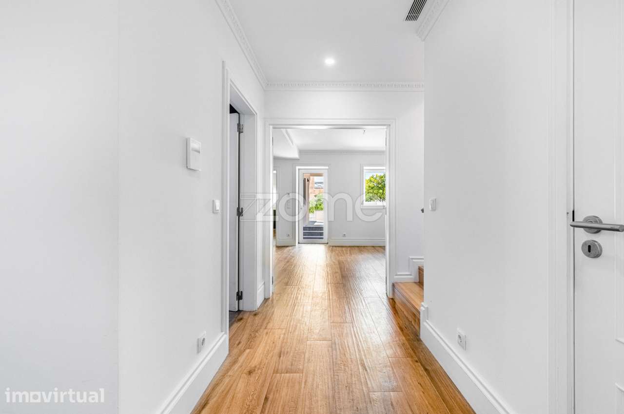 Moradia T3+1 renovada com jardim e garagem, Porto - Arrendamento - Grande imagem: 3/34