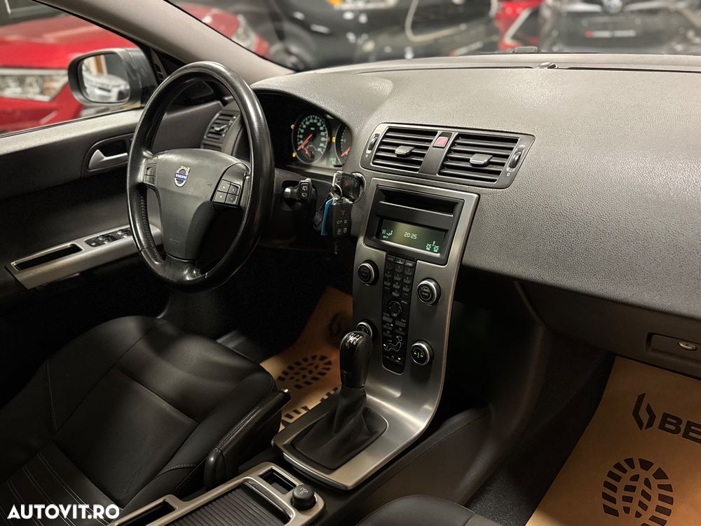 Volvo V50 2.0 D Momentum - 9