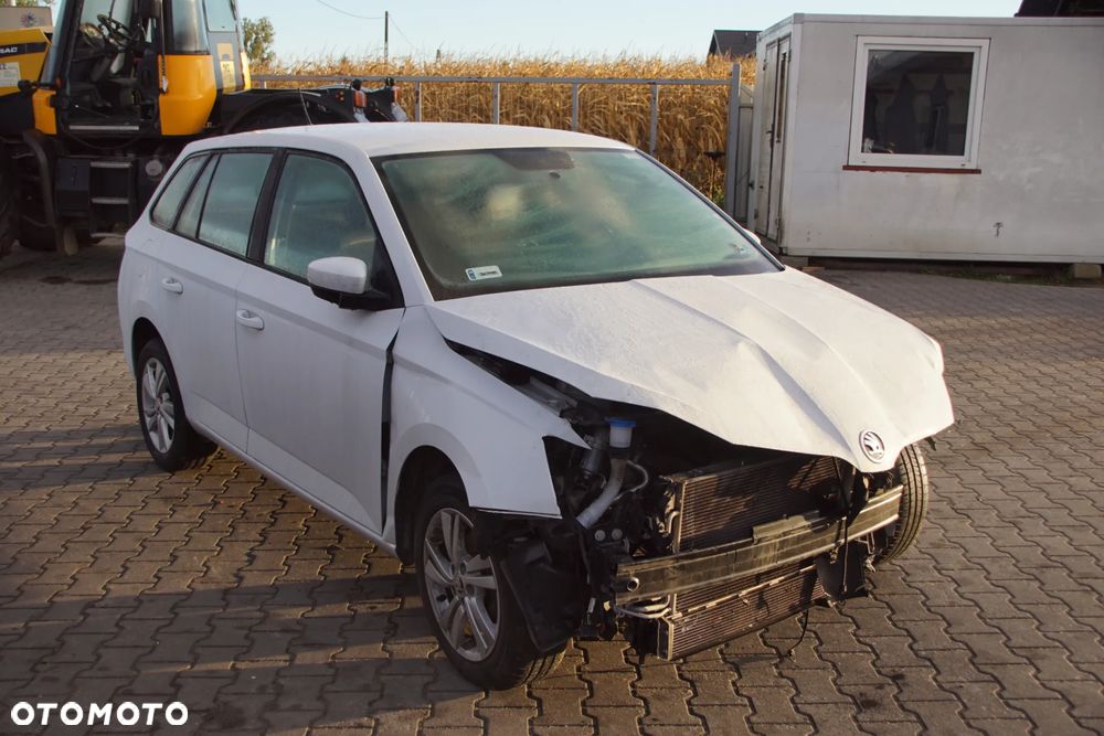 Auto na części - Skoda Fabia III Lift 1.0 TSI 95 KM DKLD QTS LS9R 2021R Silnik Skrzynia Drzwi Klapa Zderzak Błotnik Lampa Lusterko Szyba Deska Kokpit Sterownik Moduł Czujnik Licznik Wyświetlacz Kierownica Panel - 3