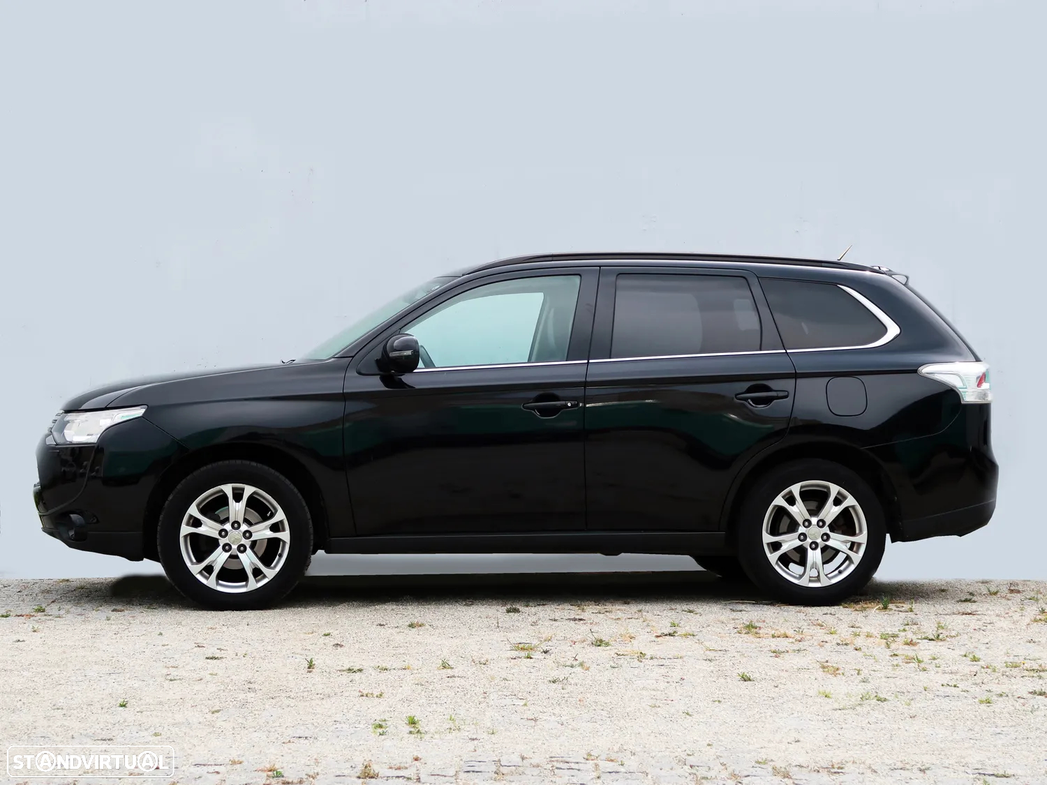 Mitsubishi Outlander 2.2 DI-D Instyle Navi - 2