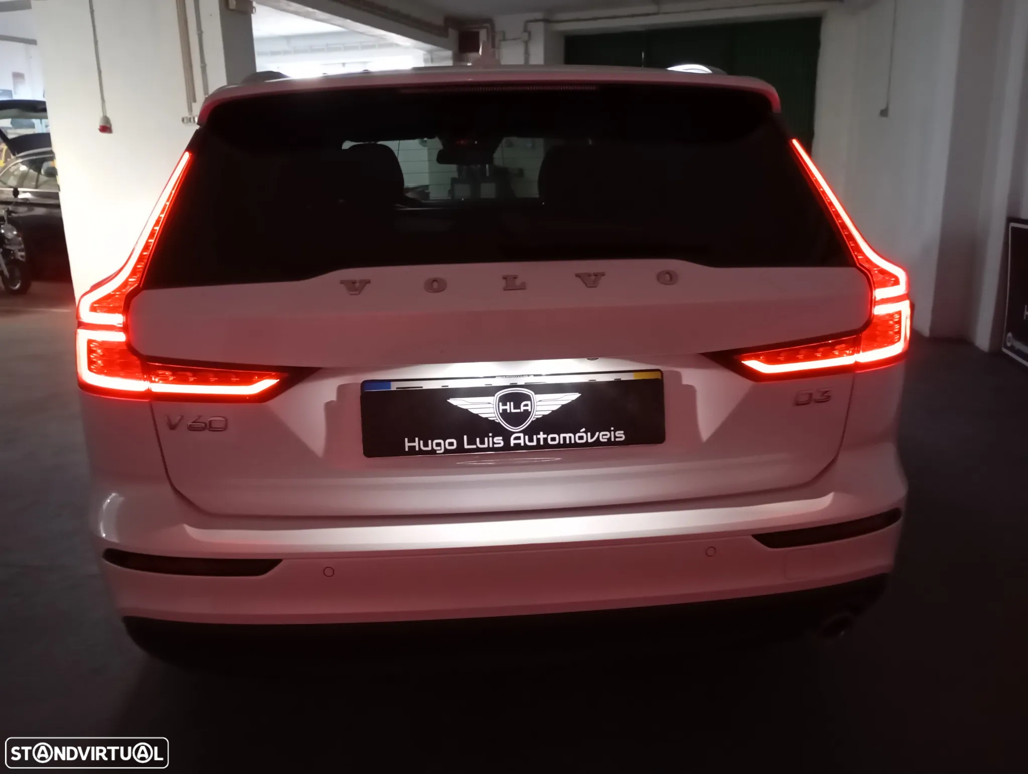 Volvo V60 2.0 D3 Momentum Geartronic - 6
