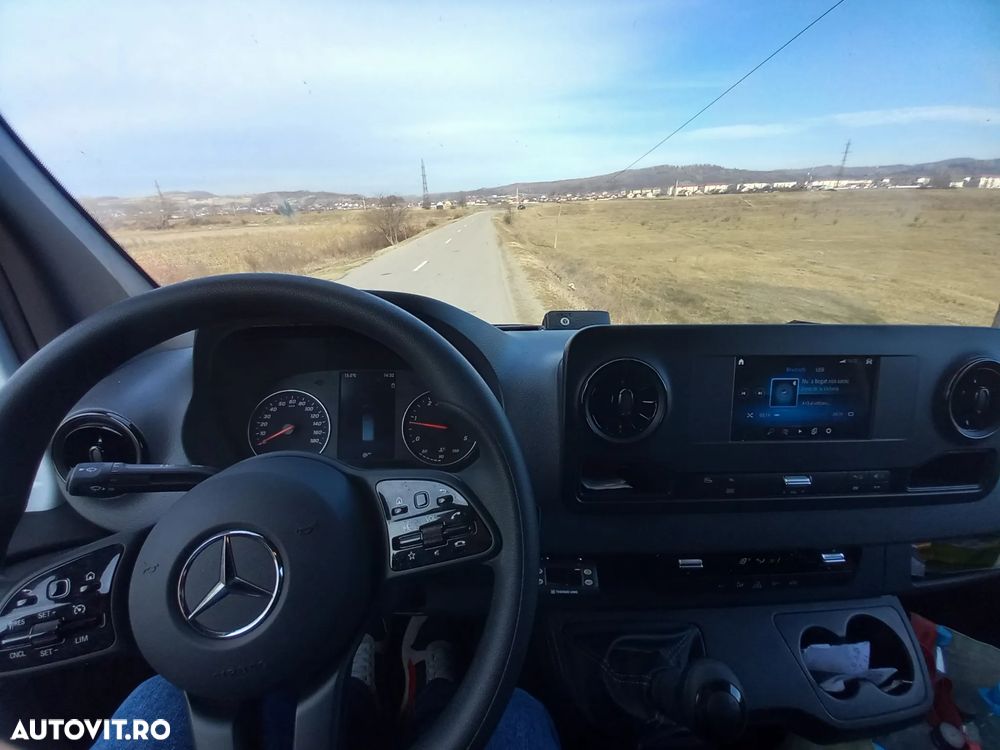 Mercedes-Benz Sprinter 317 CDI 170CP L2H2 RWD 6MT - 4