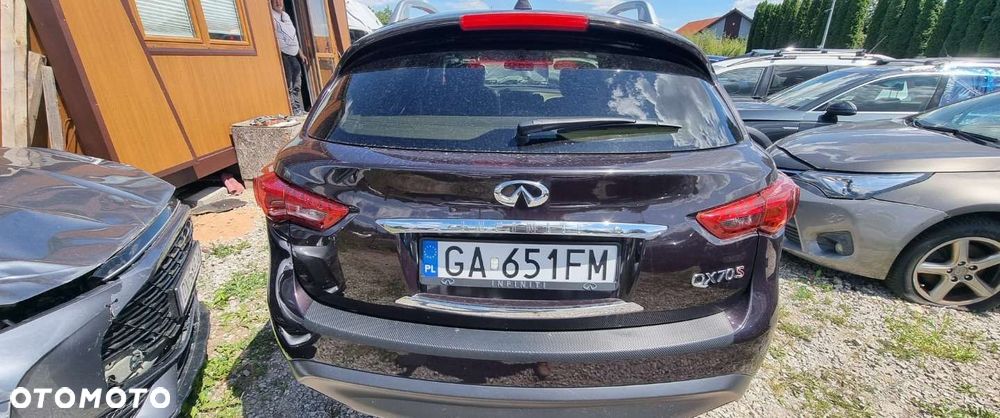 Infiniti QX70 - 17